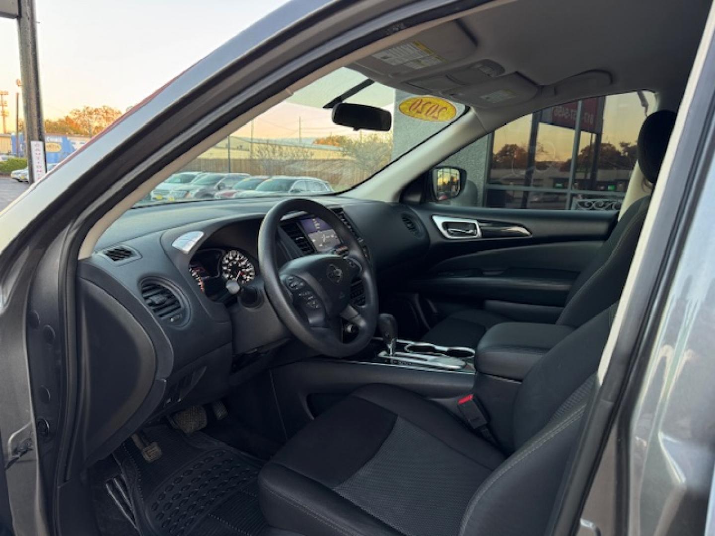2020 GRAY NISSAN PATHFINDER S (5N1DR2AN6LC) , located at 5900 E. Lancaster Ave., Fort Worth, TX, 76112, (817) 457-5456, 0.000000, 0.000000 - Photo#8