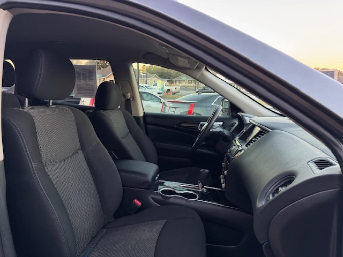 2020 GRAY NISSAN PATHFINDER S (5N1DR2AN6LC) , located at 5900 E. Lancaster Ave., Fort Worth, TX, 76112, (817) 457-5456, 0.000000, 0.000000 - Photo#22