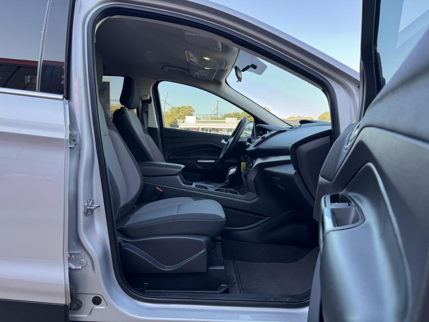 2018 SILVER FORD ESCAPE SE (1FMCU0GD9JU) , located at 5900 E. Lancaster Ave., Fort Worth, TX, 76112, (817) 457-5456, 0.000000, 0.000000 - Photo#15