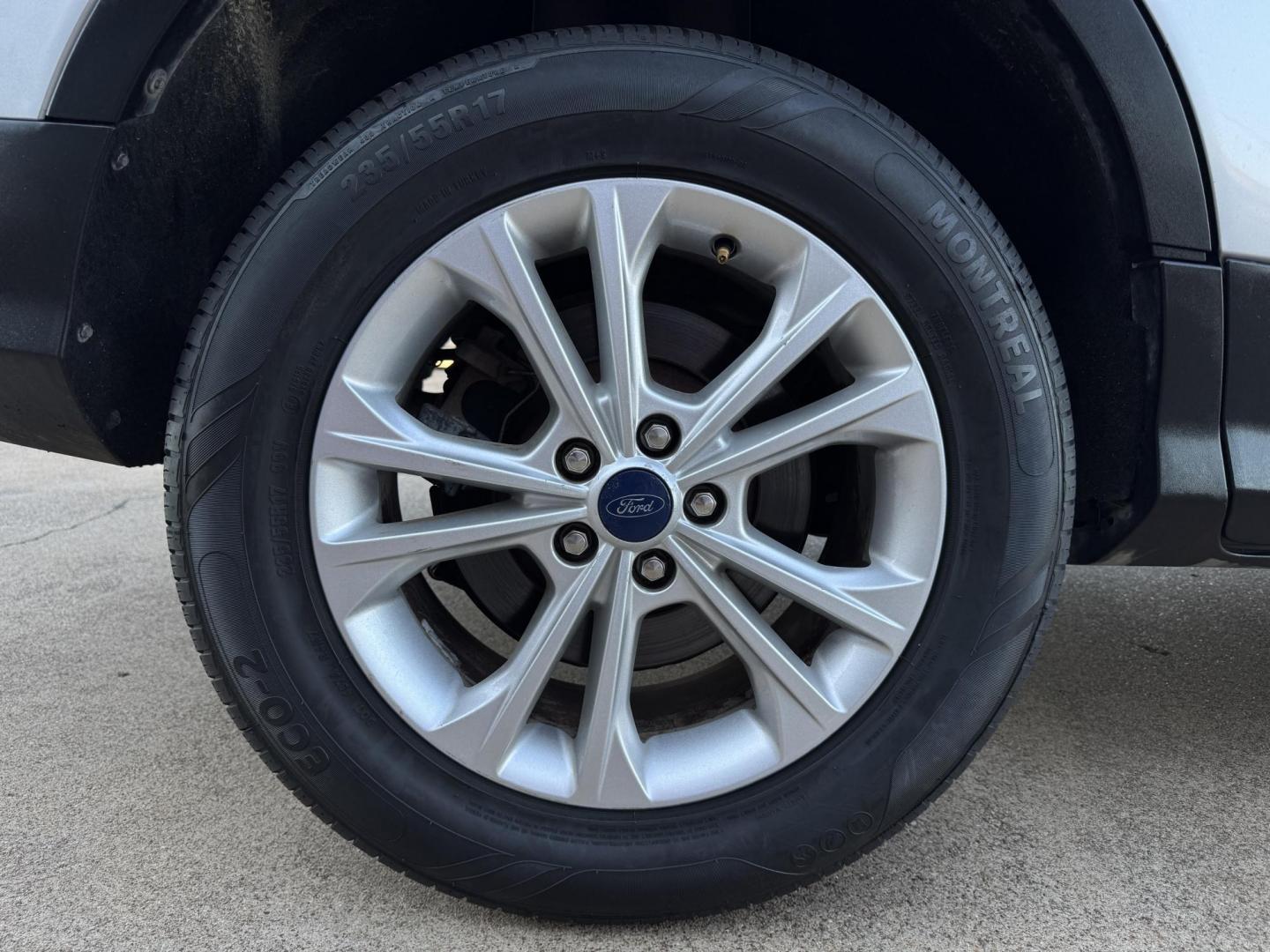 2018 SILVER FORD ESCAPE SE (1FMCU0GD9JU) , located at 5900 E. Lancaster Ave., Fort Worth, TX, 76112, (817) 457-5456, 0.000000, 0.000000 - Photo#21