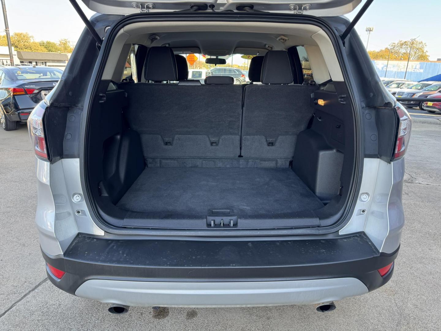 2018 SILVER FORD ESCAPE SE (1FMCU0GD9JU) , located at 5900 E. Lancaster Ave., Fort Worth, TX, 76112, (817) 457-5456, 0.000000, 0.000000 - Photo#5