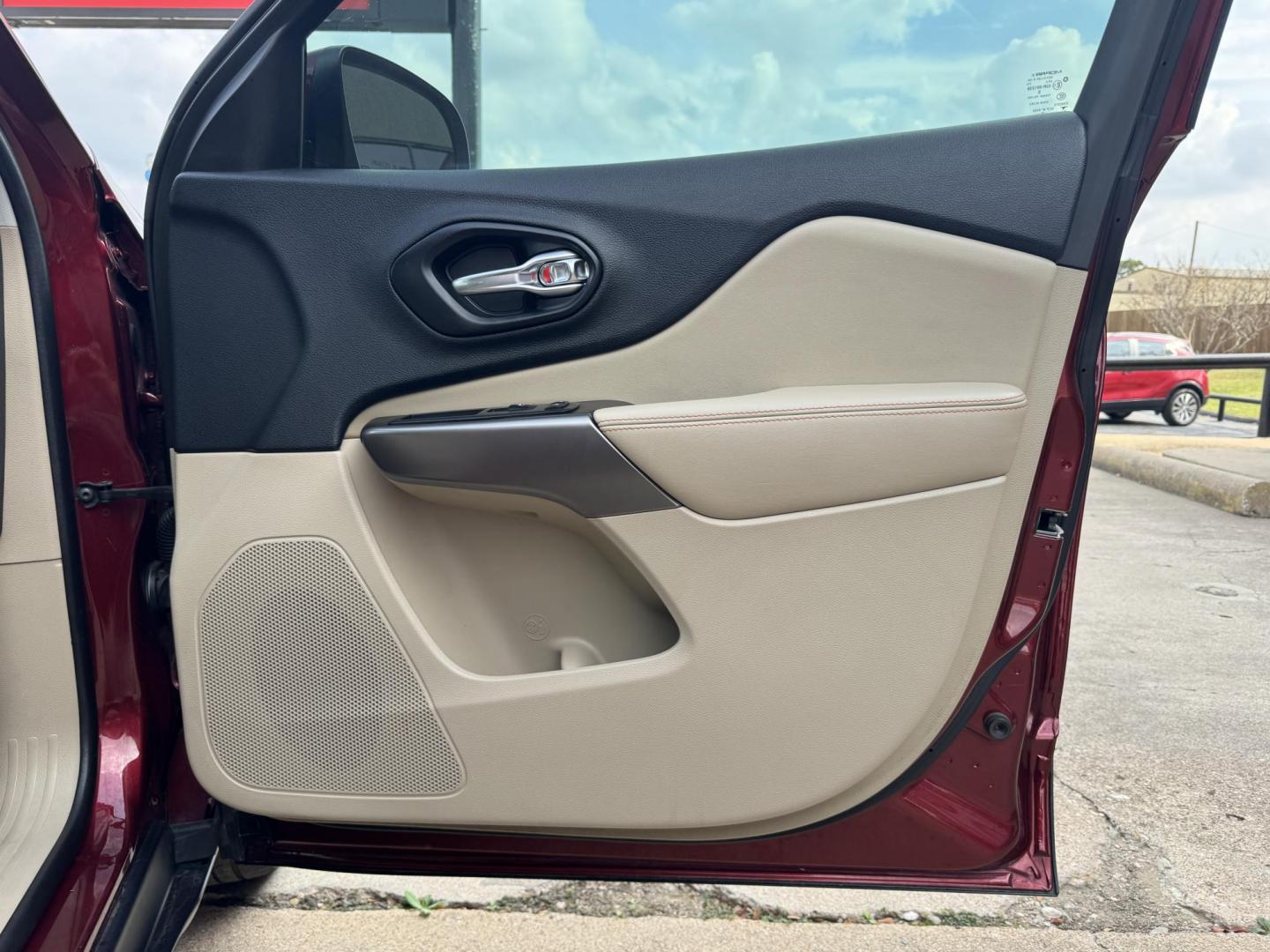 2019 RED JEEP CHEROKEE LATITUDE; N (1C4PJLCB5KD) , located at 5900 E. Lancaster Ave., Fort Worth, TX, 76112, (817) 457-5456, 0.000000, 0.000000 - Photo#14