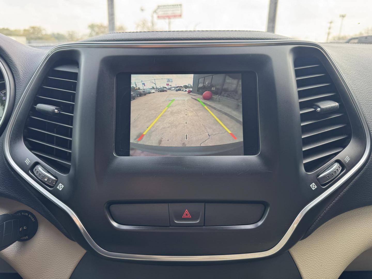 2019 RED JEEP CHEROKEE LATITUDE; N (1C4PJLCB5KD) , located at 5900 E. Lancaster Ave., Fort Worth, TX, 76112, (817) 457-5456, 0.000000, 0.000000 - Photo#19