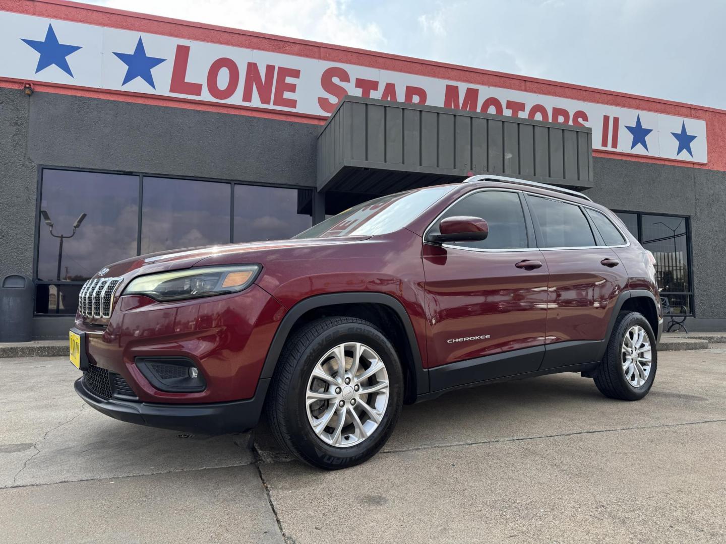 2019 RED JEEP CHEROKEE LATITUDE; N (1C4PJLCB5KD) , located at 5900 E. Lancaster Ave., Fort Worth, TX, 76112, (817) 457-5456, 0.000000, 0.000000 - Photo#0