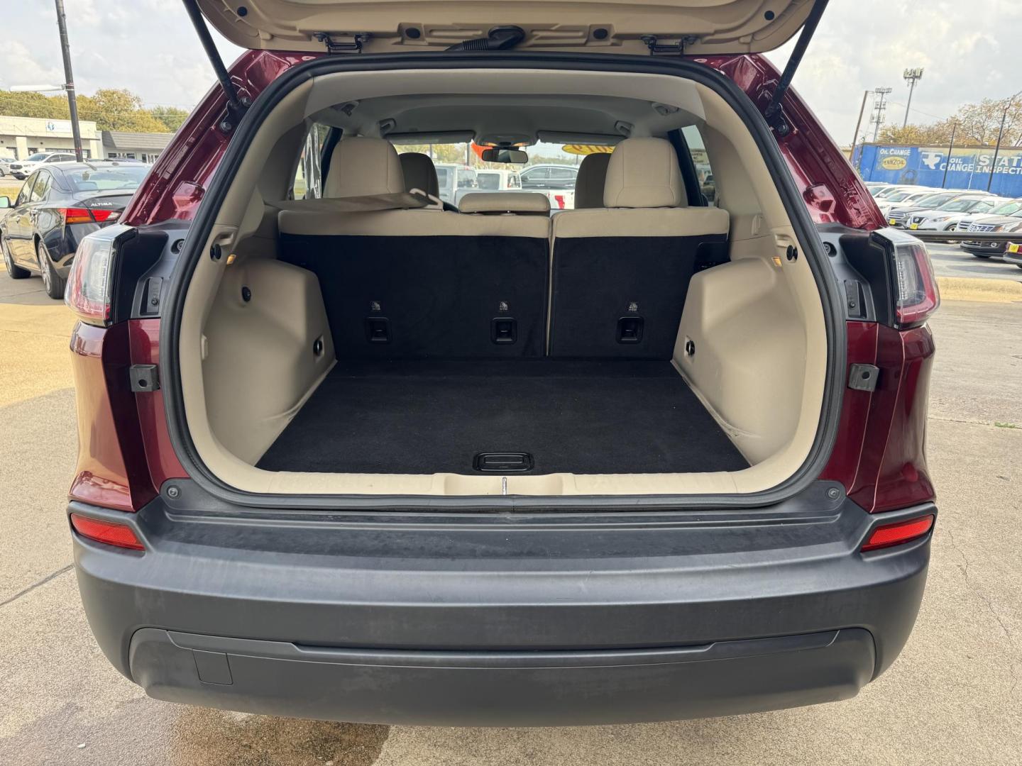 2019 RED JEEP CHEROKEE LATITUDE; N (1C4PJLCB5KD) , located at 5900 E. Lancaster Ave., Fort Worth, TX, 76112, (817) 457-5456, 0.000000, 0.000000 - Photo#5