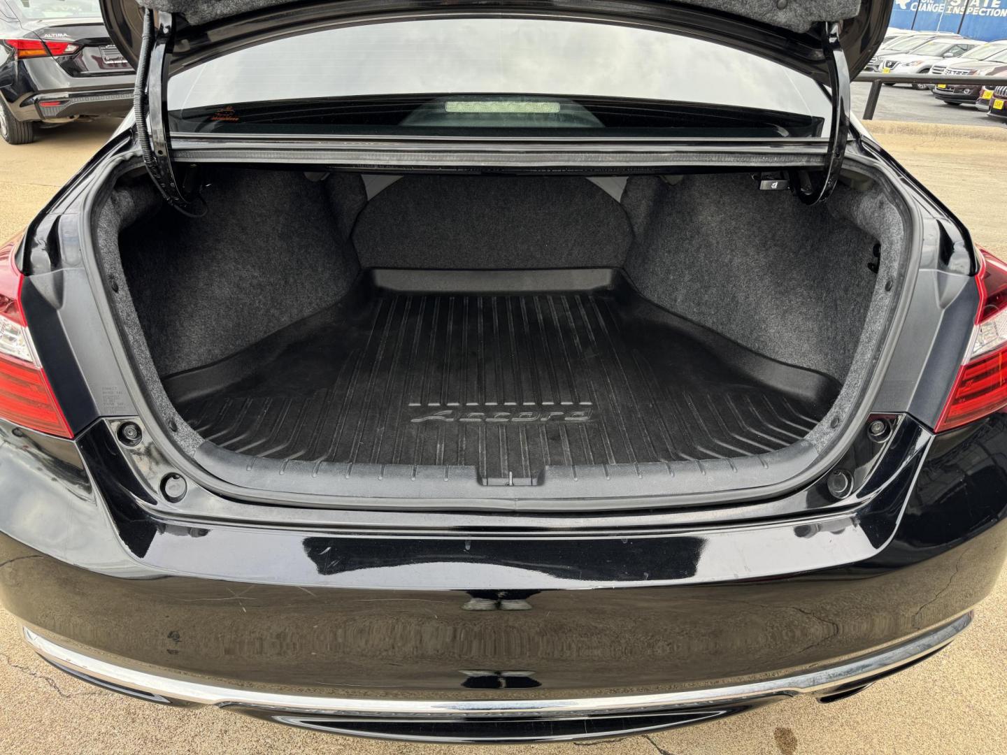 2016 BLACK HONDA ACCORD LX (1HGCR2F39GA) , located at 5900 E. Lancaster Ave., Fort Worth, TX, 76112, (817) 457-5456, 0.000000, 0.000000 - Photo#5