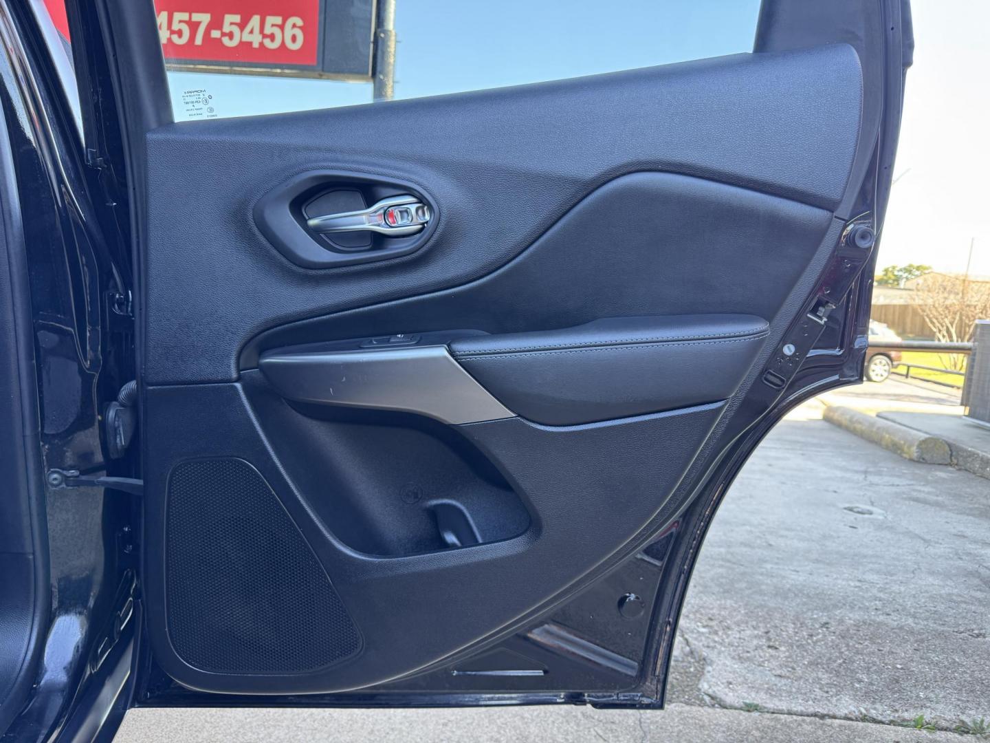 2020 BLACK JEEP CHEROKEE LATITUDE; N (1C4PJLCBXLD) , located at 5900 E. Lancaster Ave., Fort Worth, TX, 76112, (817) 457-5456, 0.000000, 0.000000 - Photo#12