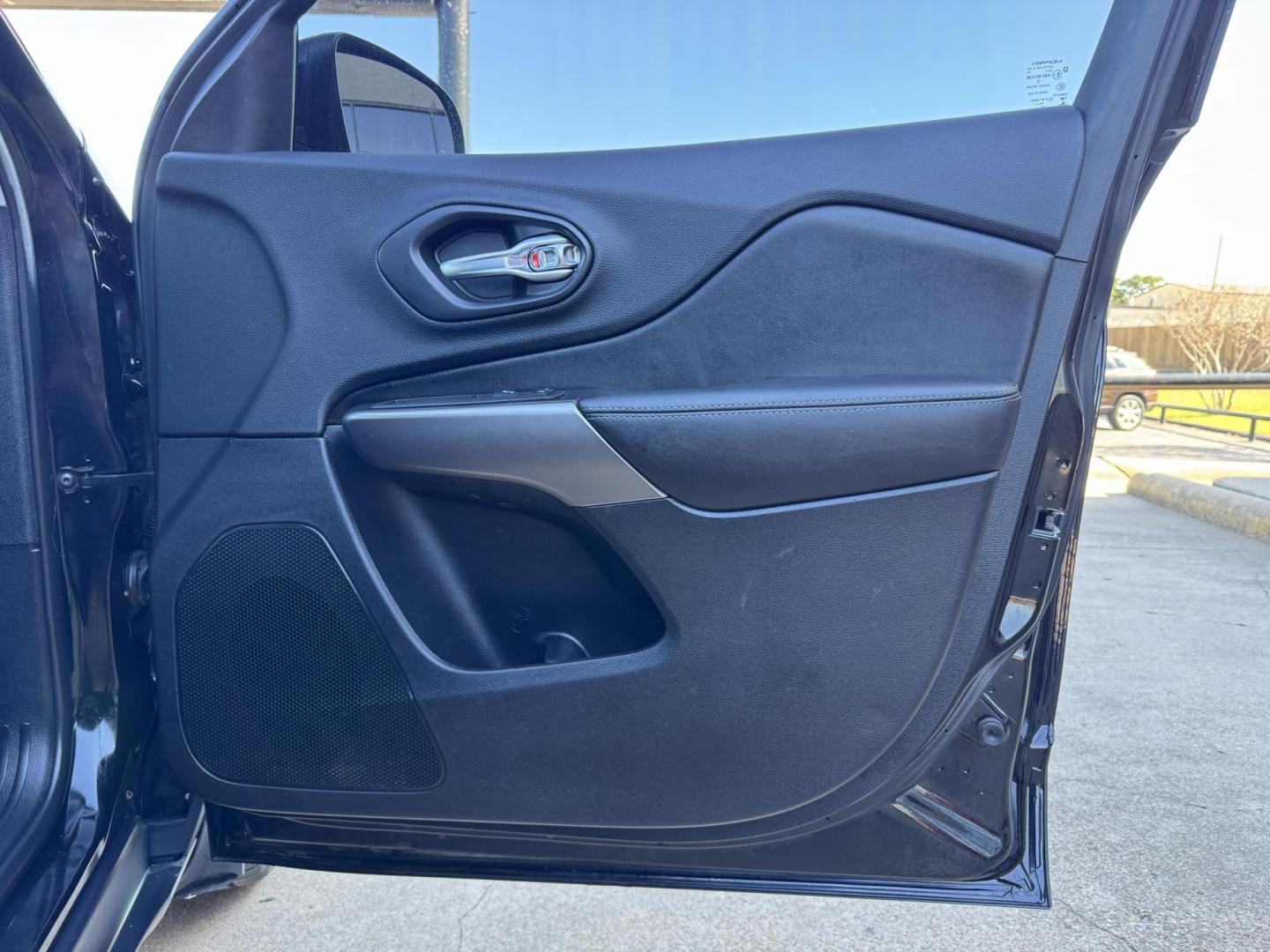 2020 BLACK JEEP CHEROKEE LATITUDE; N (1C4PJLCBXLD) , located at 5900 E. Lancaster Ave., Fort Worth, TX, 76112, (817) 457-5456, 0.000000, 0.000000 - Photo#14