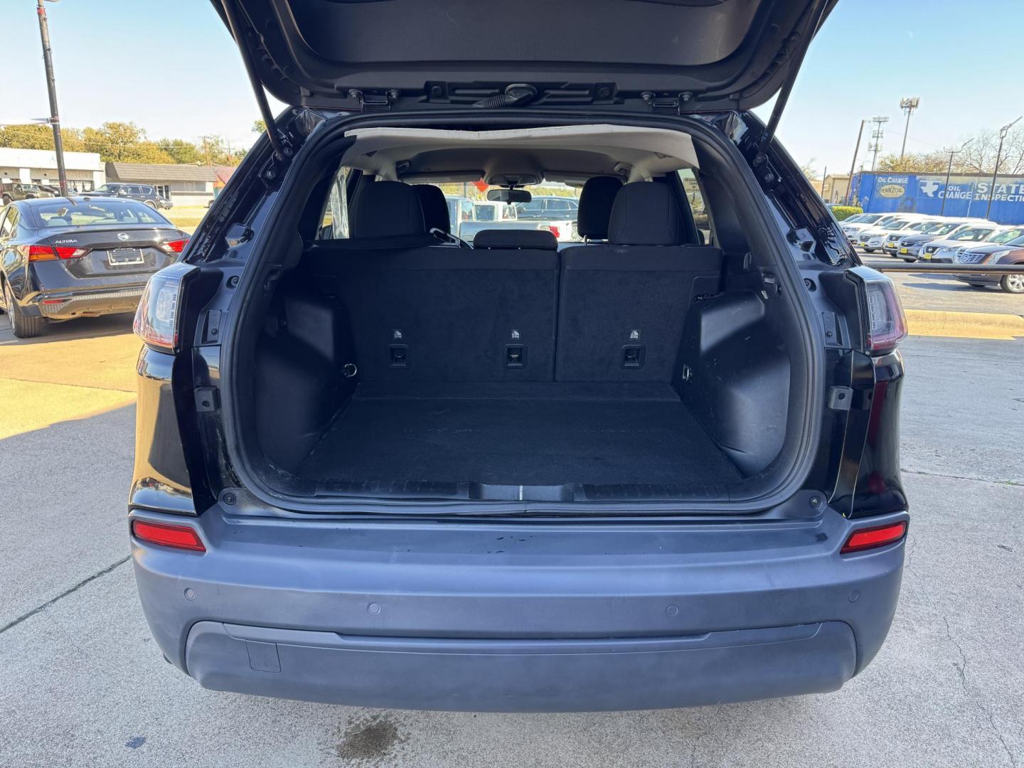 2020 BLACK JEEP CHEROKEE LATITUDE; N (1C4PJLCBXLD) , located at 5900 E. Lancaster Ave., Fort Worth, TX, 76112, (817) 457-5456, 0.000000, 0.000000 - Photo#5