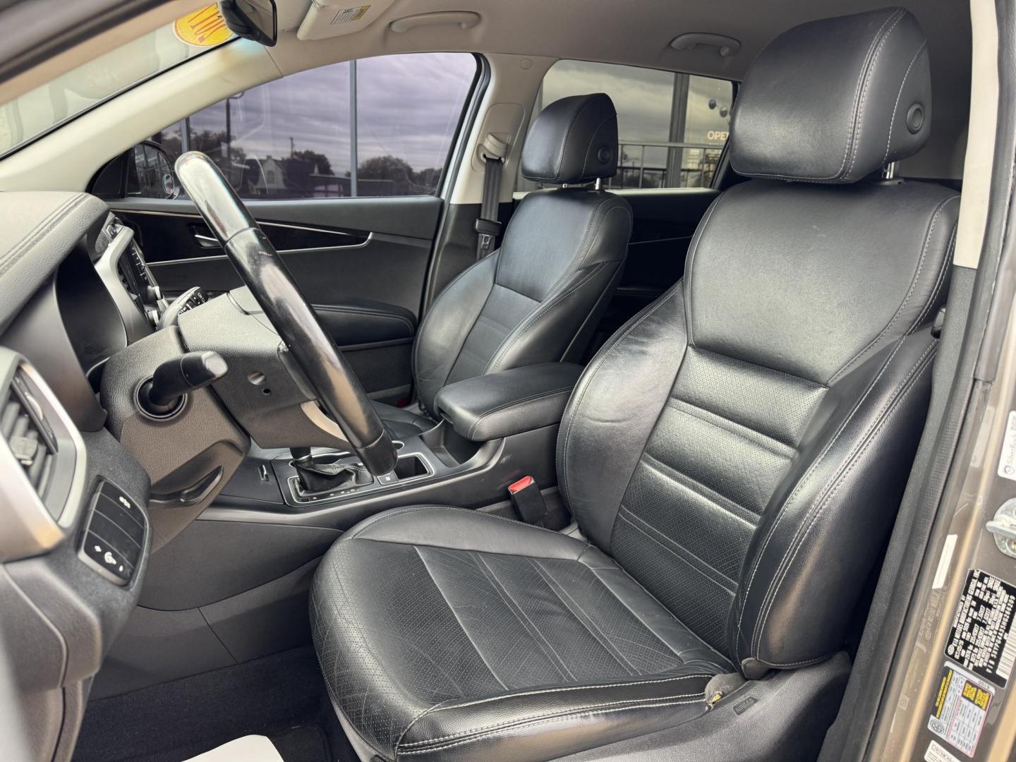 2017 GRAY KIA SORENTO LX; L (5XYPG4A35HG) , located at 5900 E. Lancaster Ave., Fort Worth, TX, 76112, (817) 457-5456, 0.000000, 0.000000 - Photo#9