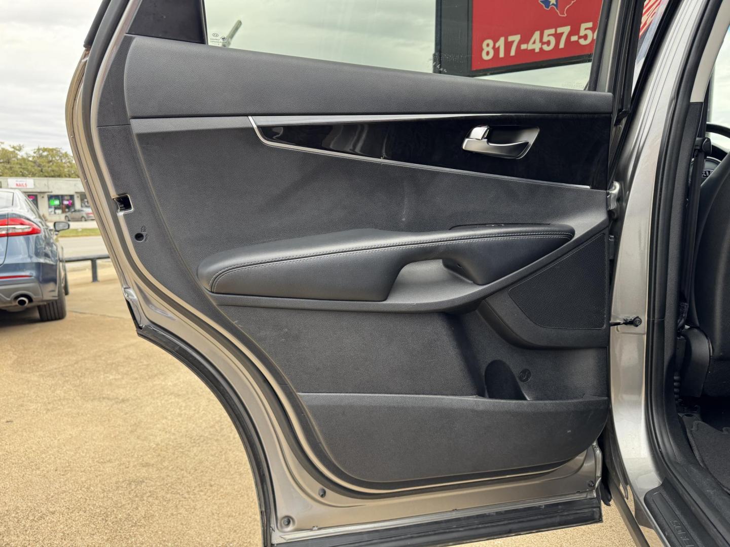 2017 GRAY KIA SORENTO LX; L (5XYPG4A35HG) , located at 5900 E. Lancaster Ave., Fort Worth, TX, 76112, (817) 457-5456, 0.000000, 0.000000 - Photo#10