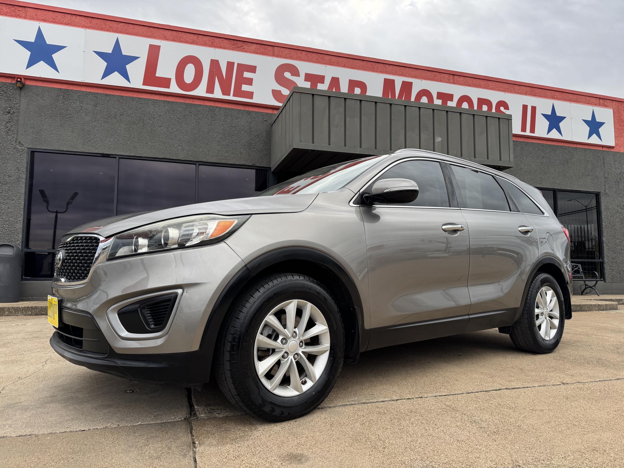 photo of 2017 KIA SORENTO LX; L 