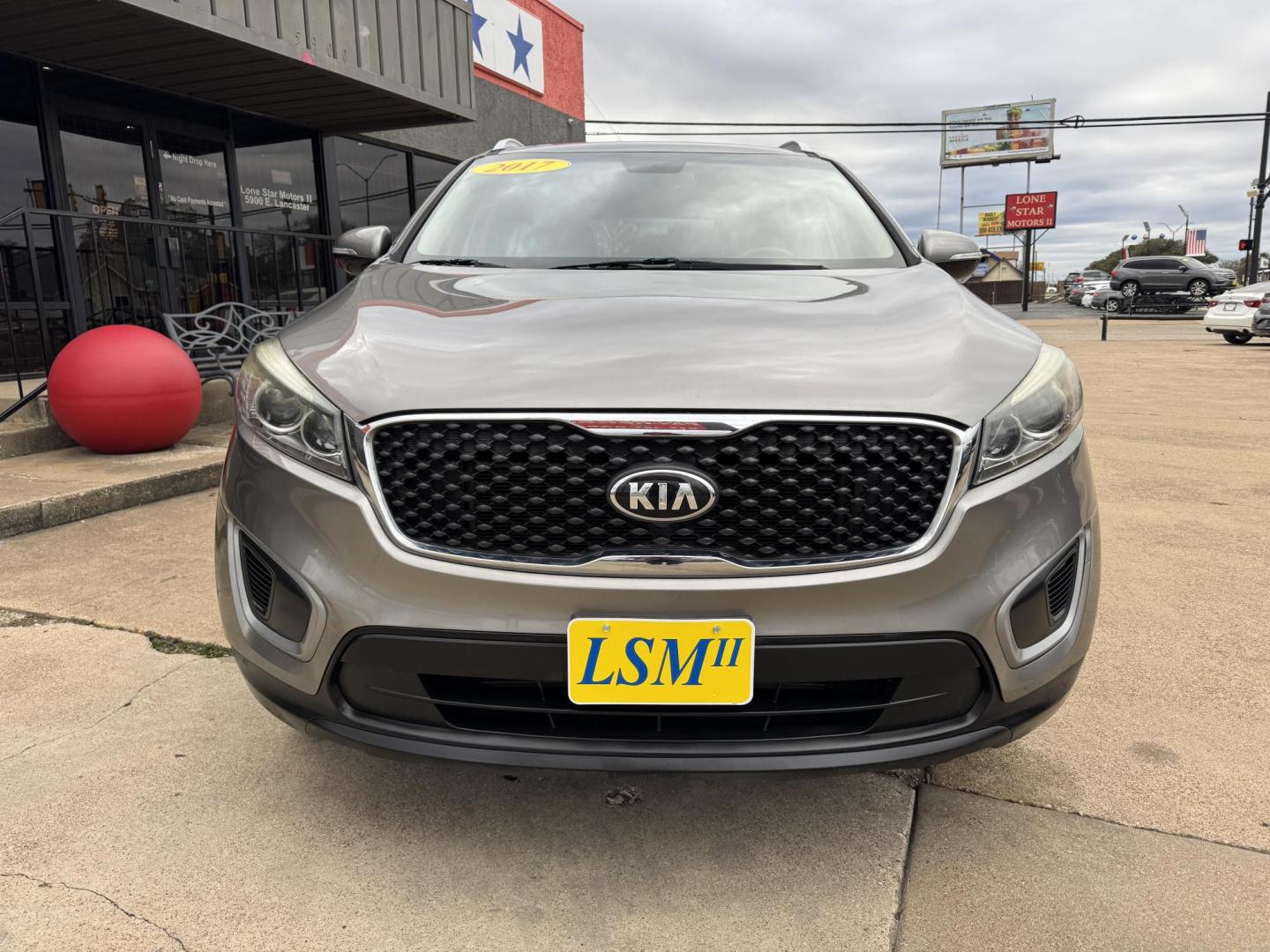 2017 GRAY KIA SORENTO LX; L (5XYPG4A35HG) , located at 5900 E. Lancaster Ave., Fort Worth, TX, 76112, (817) 457-5456, 0.000000, 0.000000 - Photo#1