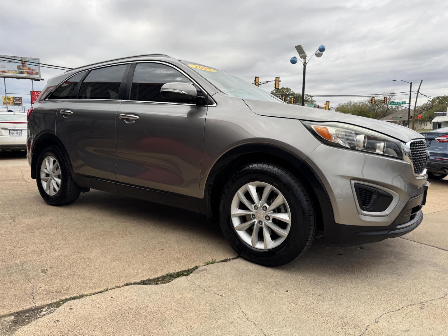 2017 GRAY KIA SORENTO LX; L (5XYPG4A35HG) , located at 5900 E. Lancaster Ave., Fort Worth, TX, 76112, (817) 457-5456, 0.000000, 0.000000 - Photo#2