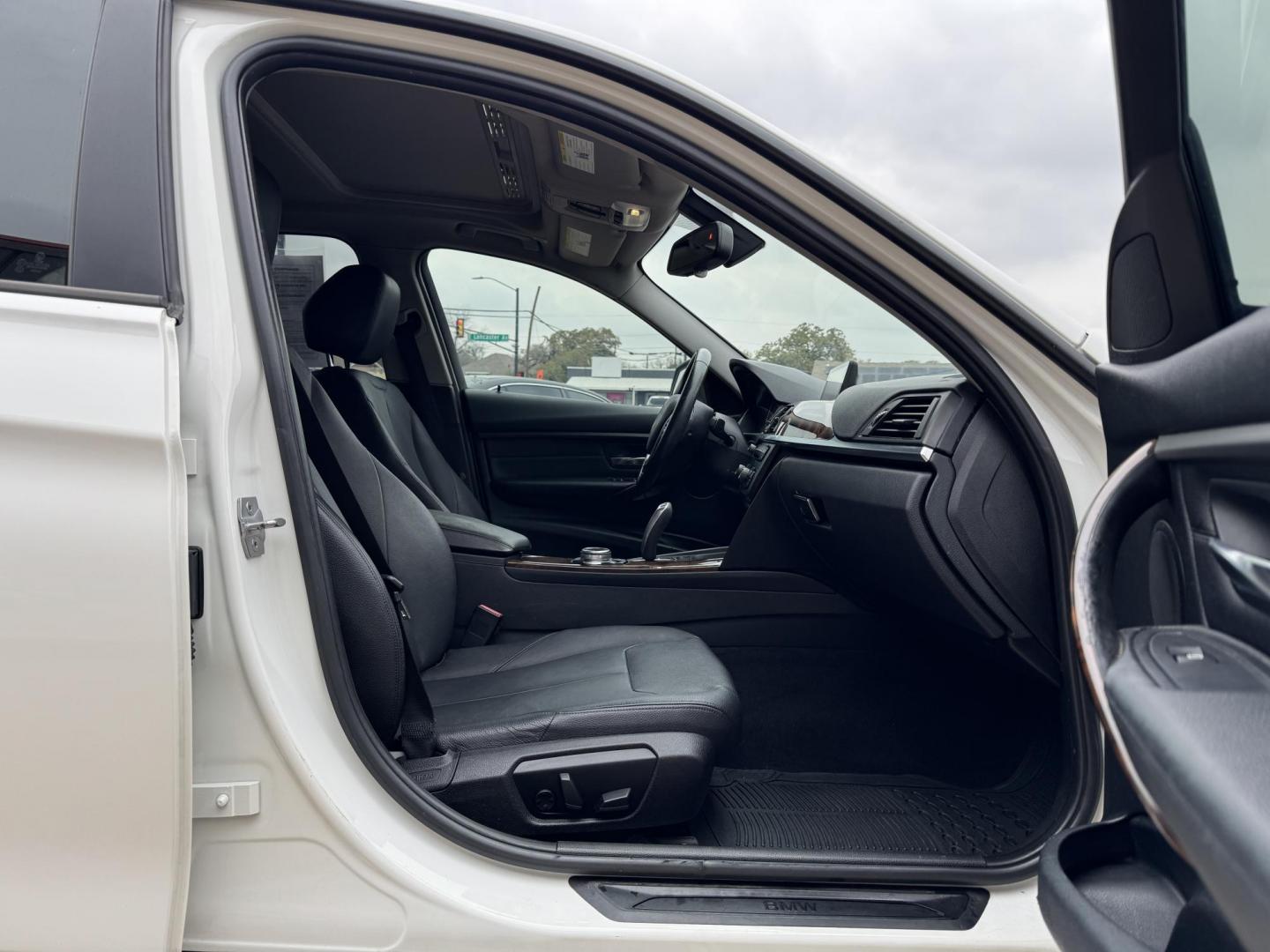 2014 WHITE BMW 3 SERIES 328I (WBA3A5G50EN) , located at 5900 E. Lancaster Ave., Fort Worth, TX, 76112, (817) 457-5456, 0.000000, 0.000000 - Photo#15