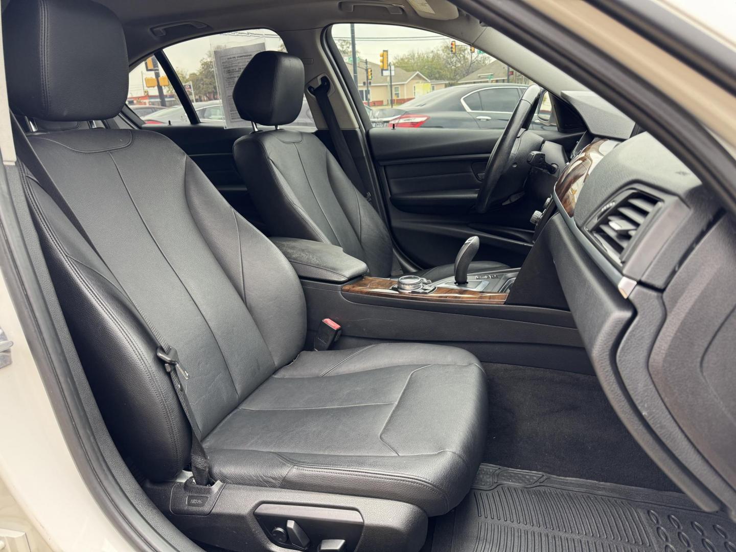 2014 WHITE BMW 3 SERIES 328I (WBA3A5G50EN) , located at 5900 E. Lancaster Ave., Fort Worth, TX, 76112, (817) 457-5456, 0.000000, 0.000000 - Photo#16