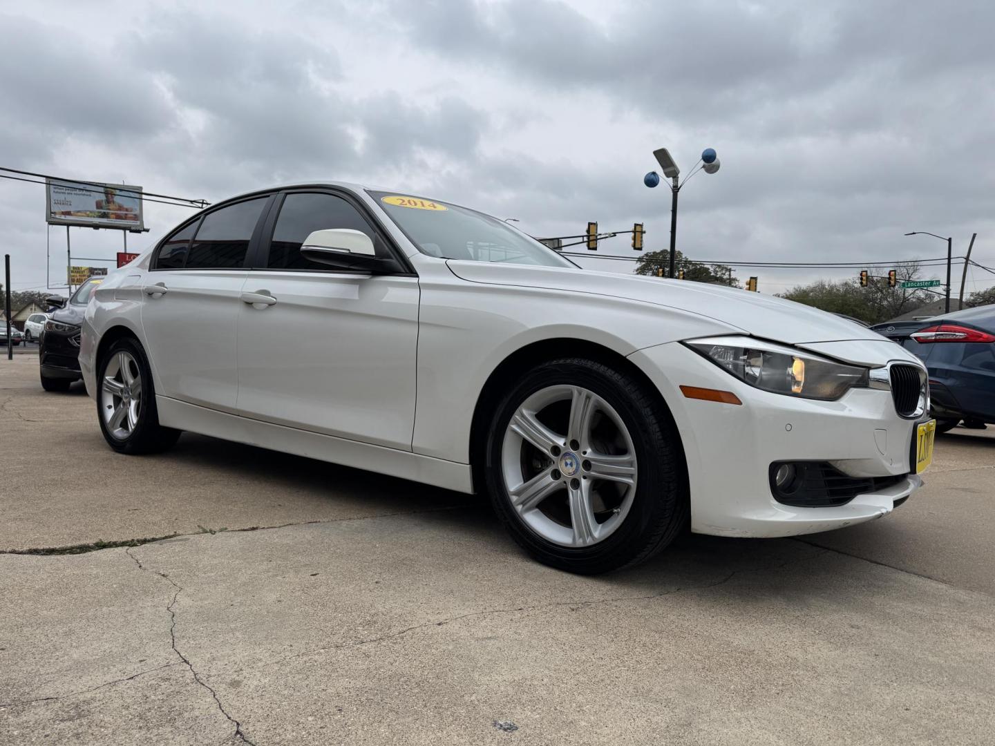2014 WHITE BMW 3 SERIES 328I (WBA3A5G50EN) , located at 5900 E. Lancaster Ave., Fort Worth, TX, 76112, (817) 457-5456, 0.000000, 0.000000 - Photo#2