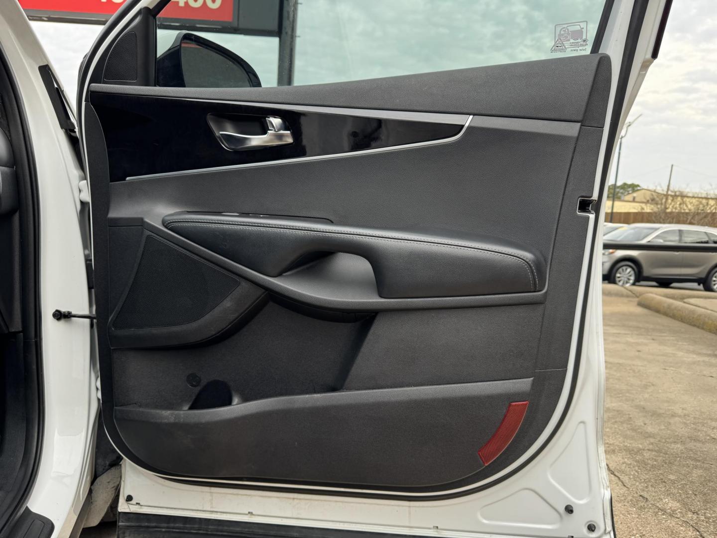 2017 WHITE KIA SORENTO LX; L (5XYPG4A32HG) , located at 5900 E. Lancaster Ave., Fort Worth, TX, 76112, (817) 457-5456, 0.000000, 0.000000 - Photo#14