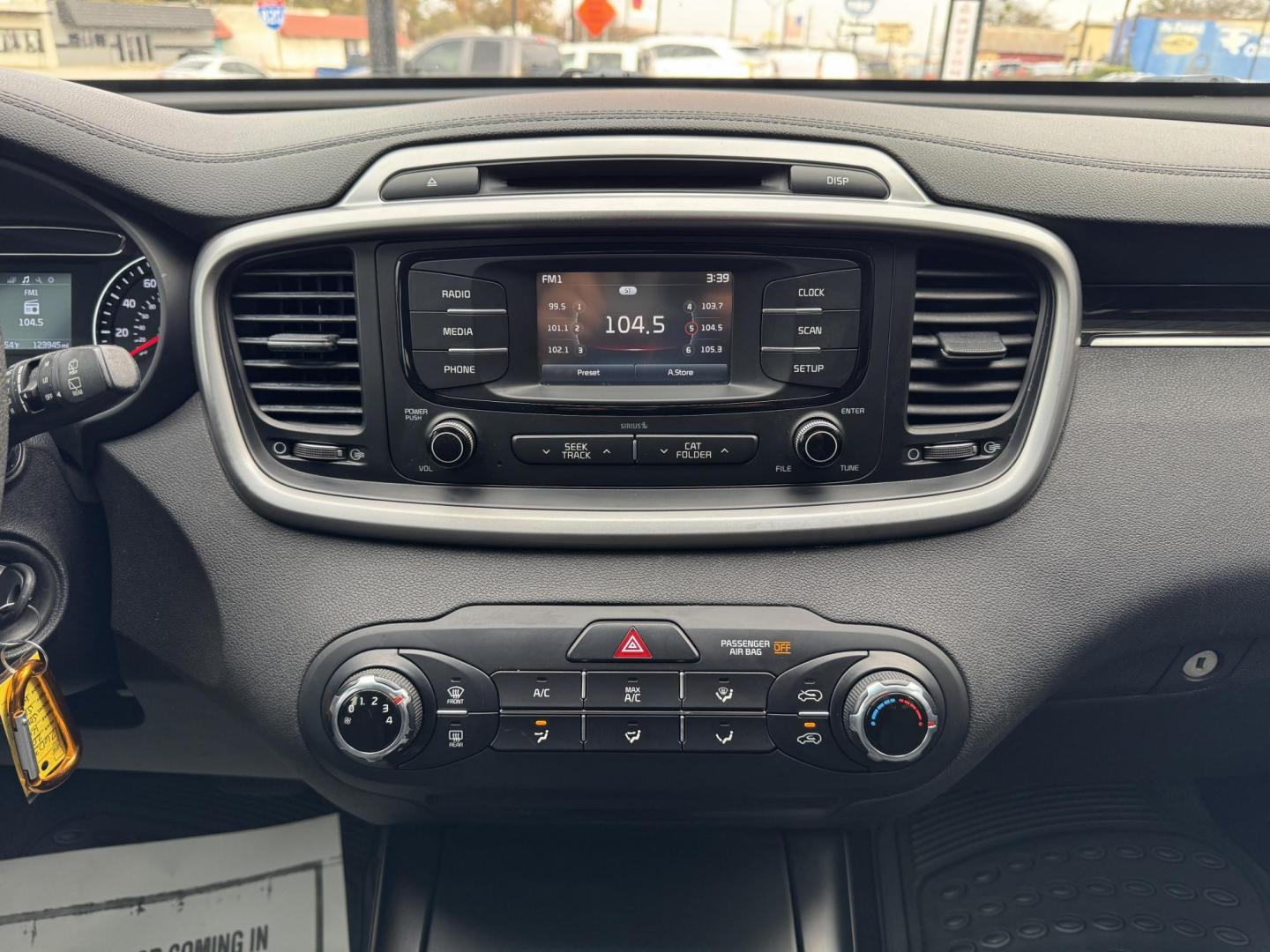 2017 WHITE KIA SORENTO LX; L (5XYPG4A32HG) , located at 5900 E. Lancaster Ave., Fort Worth, TX, 76112, (817) 457-5456, 0.000000, 0.000000 - Photo#18