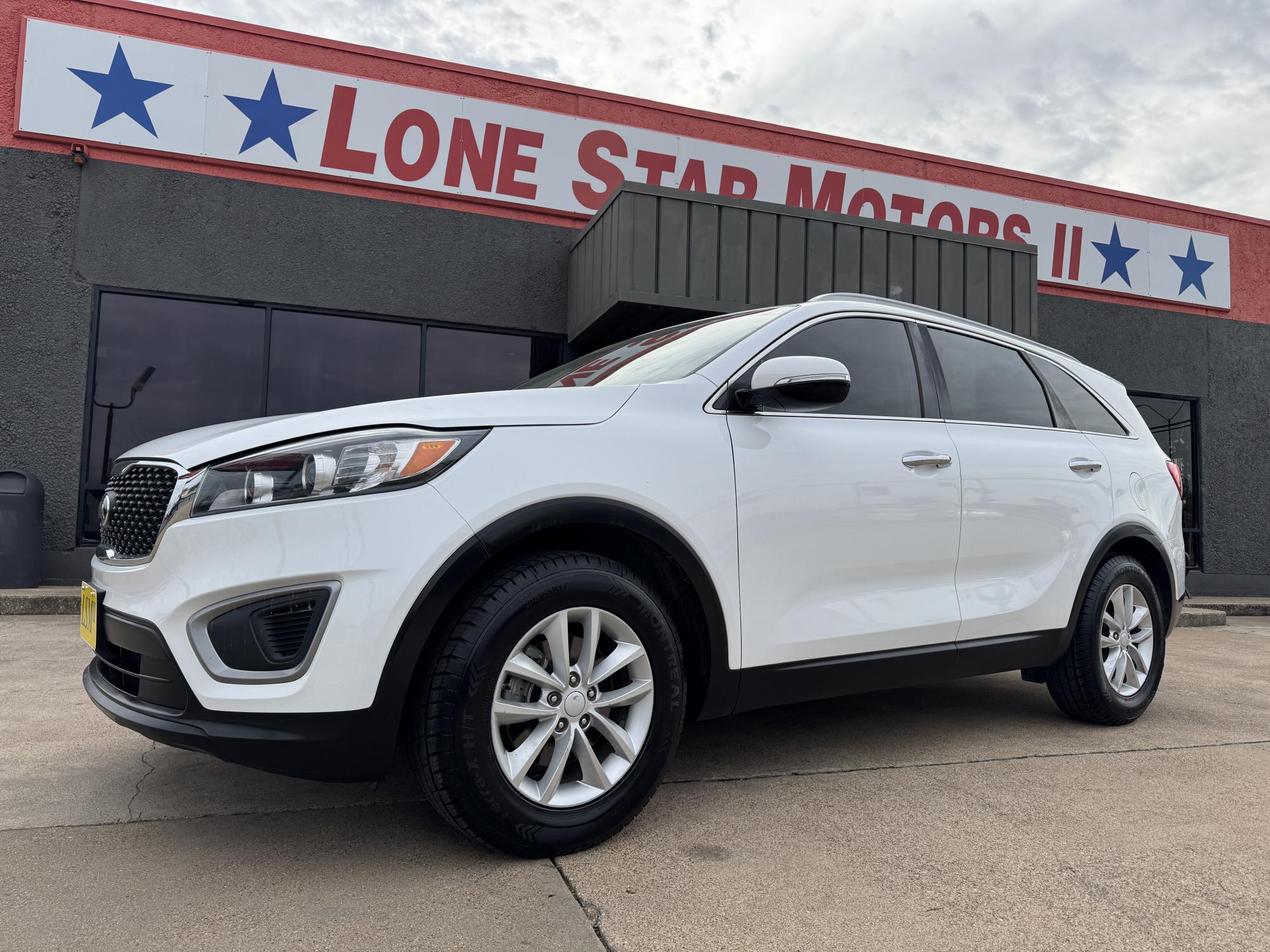 photo of 2017 KIA SORENTO LX; L 