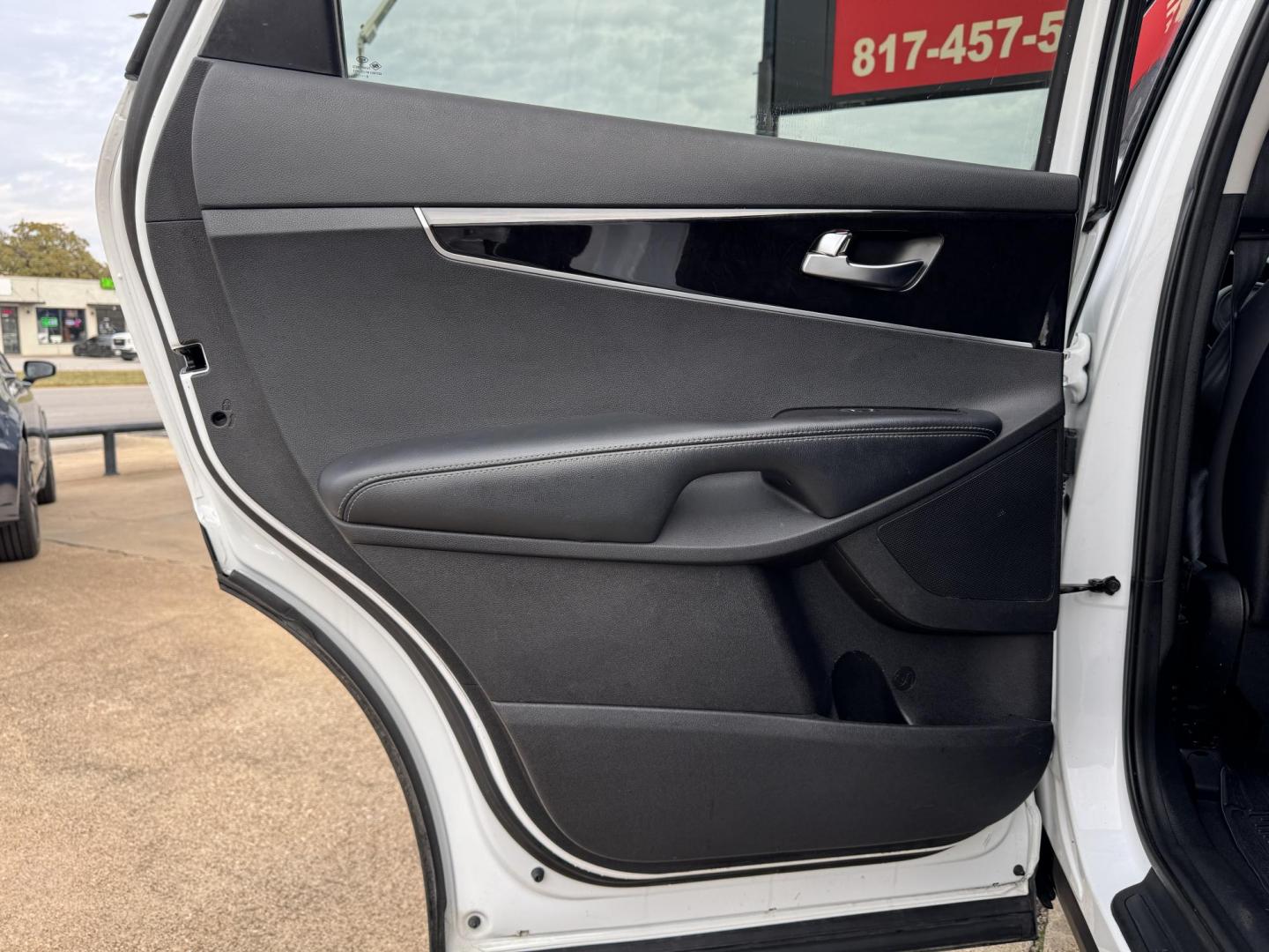 2017 WHITE KIA SORENTO LX; L (5XYPG4A32HG) , located at 5900 E. Lancaster Ave., Fort Worth, TX, 76112, (817) 457-5456, 0.000000, 0.000000 - Photo#10