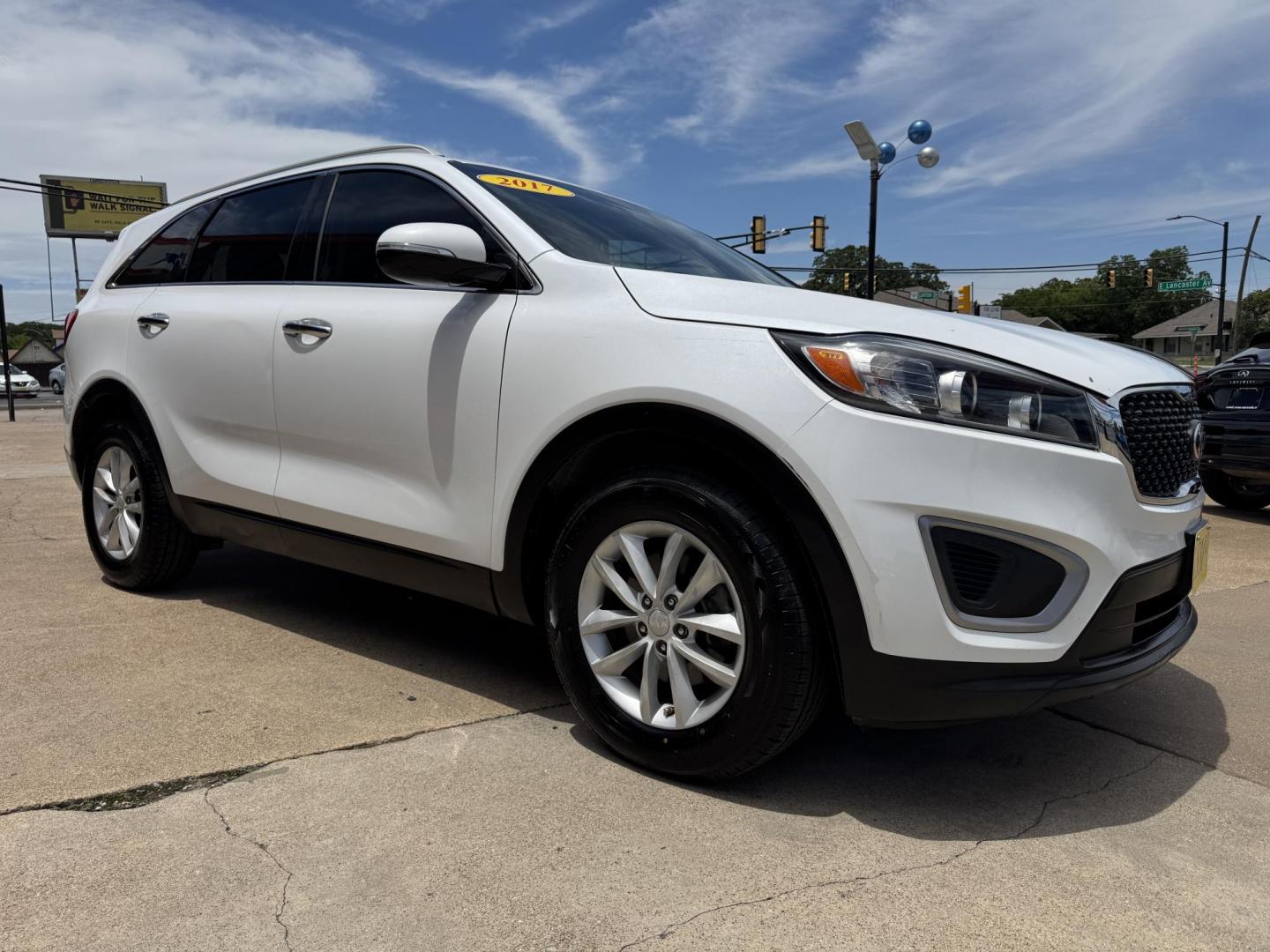 2017 WHITE KIA SORENTO LX; L (5XYPG4A32HG) , located at 5900 E. Lancaster Ave., Fort Worth, TX, 76112, (817) 457-5456, 0.000000, 0.000000 - Photo#2