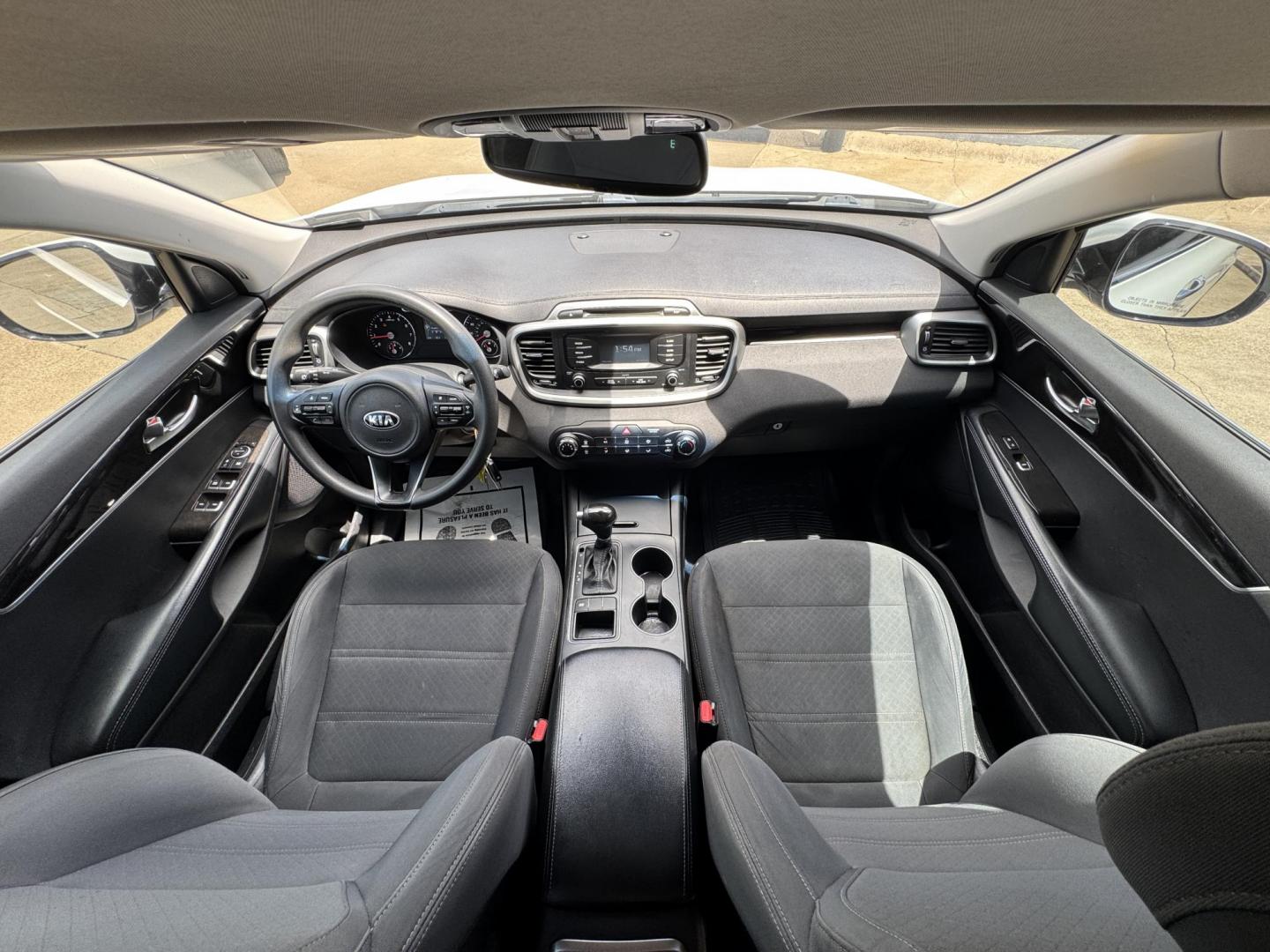 2017 WHITE KIA SORENTO LX; L (5XYPG4A32HG) , located at 5900 E. Lancaster Ave., Fort Worth, TX, 76112, (817) 457-5456, 0.000000, 0.000000 - Photo#18