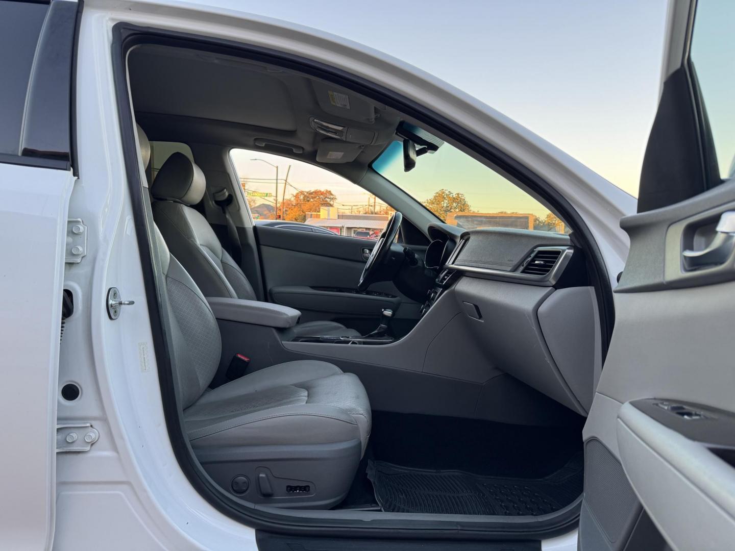 2016 WHITE KIA OPTIMA EX (5XXGU4L38GG) , located at 5900 E. Lancaster Ave., Fort Worth, TX, 76112, (817) 457-5456, 0.000000, 0.000000 - Photo#18