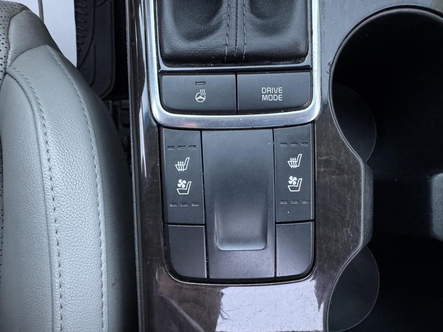 2016 WHITE KIA OPTIMA EX (5XXGU4L38GG) , located at 5900 E. Lancaster Ave., Fort Worth, TX, 76112, (817) 457-5456, 0.000000, 0.000000 - Photo#25