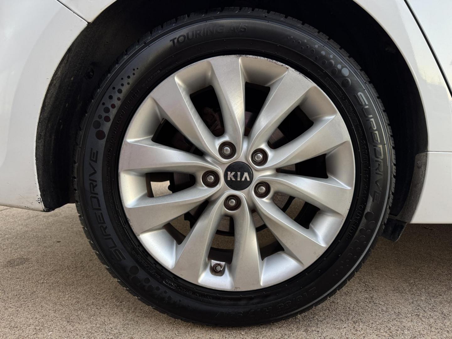 2016 WHITE KIA OPTIMA EX (5XXGU4L38GG) , located at 5900 E. Lancaster Ave., Fort Worth, TX, 76112, (817) 457-5456, 0.000000, 0.000000 - Photo#29