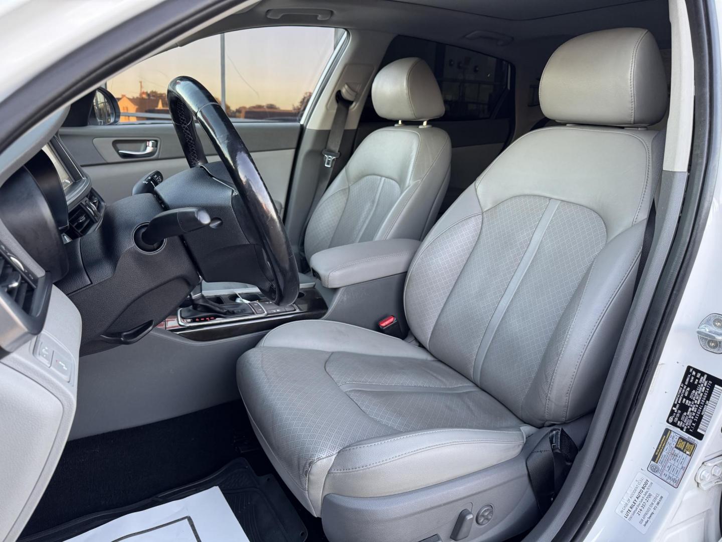 2016 WHITE KIA OPTIMA EX (5XXGU4L38GG) , located at 5900 E. Lancaster Ave., Fort Worth, TX, 76112, (817) 457-5456, 0.000000, 0.000000 - Photo#10