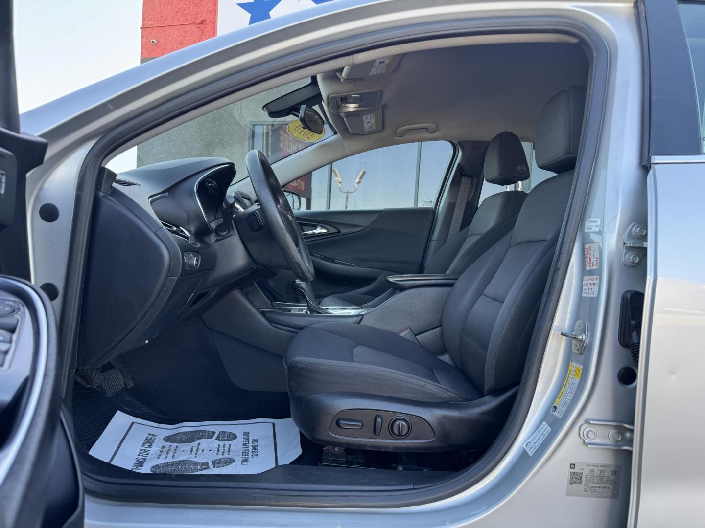 2018 SILVER CHEVROLET MALIBU LT (2FL) (1G1ZD5ST5JF) , located at 5900 E. Lancaster Ave., Fort Worth, TX, 76112, (817) 457-5456, 0.000000, 0.000000 - Photo#8