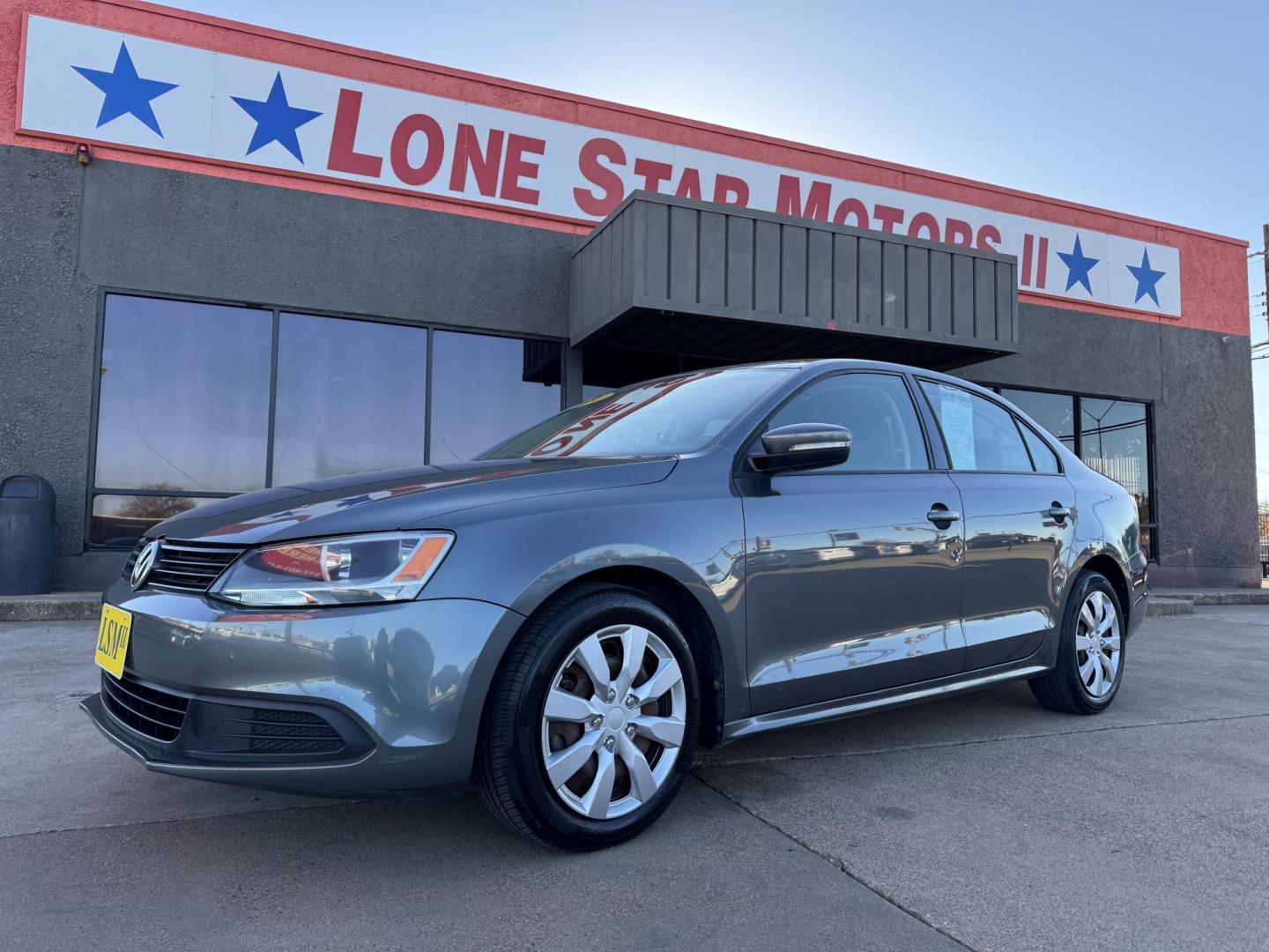2014 GRAY VOLKSWAGEN JETTA SE (3VWD07AJ6EM) , located at 5900 E. Lancaster Ave., Fort Worth, TX, 76112, (817) 457-5456, 0.000000, 0.000000 - Photo#0