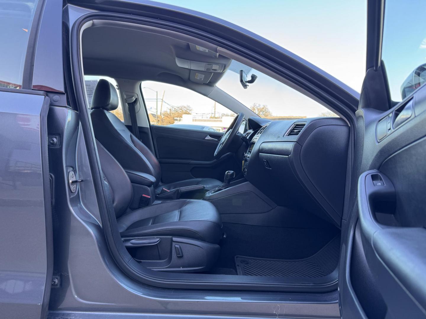 2014 GRAY VOLKSWAGEN JETTA SE (3VWD07AJ6EM) , located at 5900 E. Lancaster Ave., Fort Worth, TX, 76112, (817) 457-5456, 0.000000, 0.000000 - Photo#15