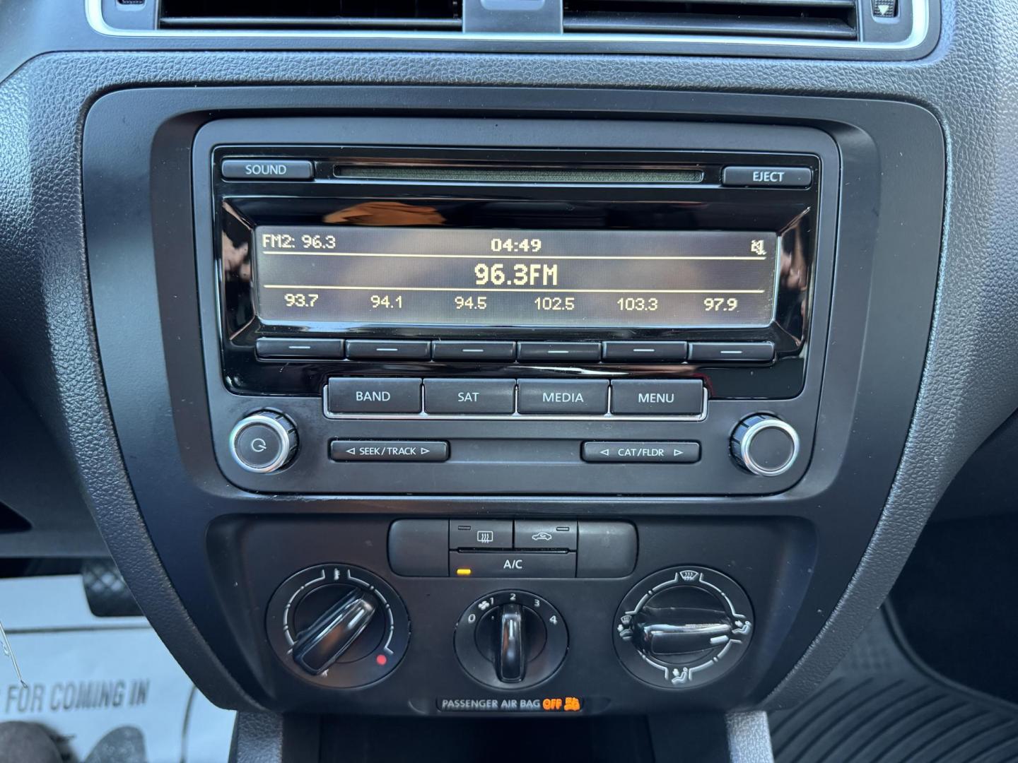 2014 GRAY VOLKSWAGEN JETTA SE (3VWD07AJ6EM) , located at 5900 E. Lancaster Ave., Fort Worth, TX, 76112, (817) 457-5456, 0.000000, 0.000000 - Photo#19