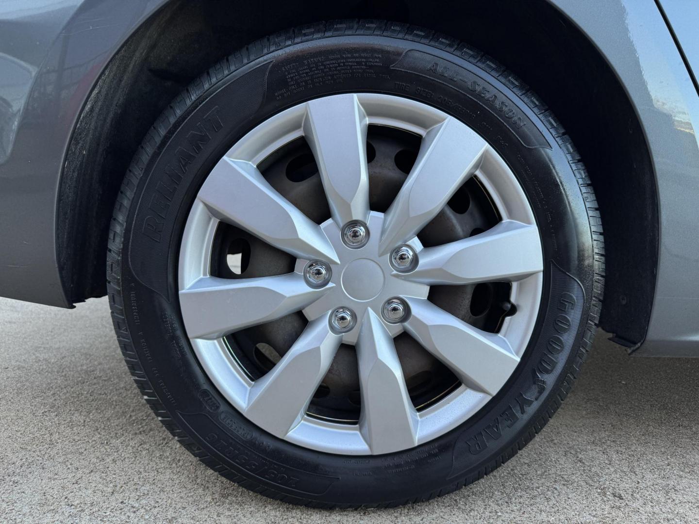 2014 GRAY VOLKSWAGEN JETTA SE (3VWD07AJ6EM) , located at 5900 E. Lancaster Ave., Fort Worth, TX, 76112, (817) 457-5456, 0.000000, 0.000000 - Photo#21