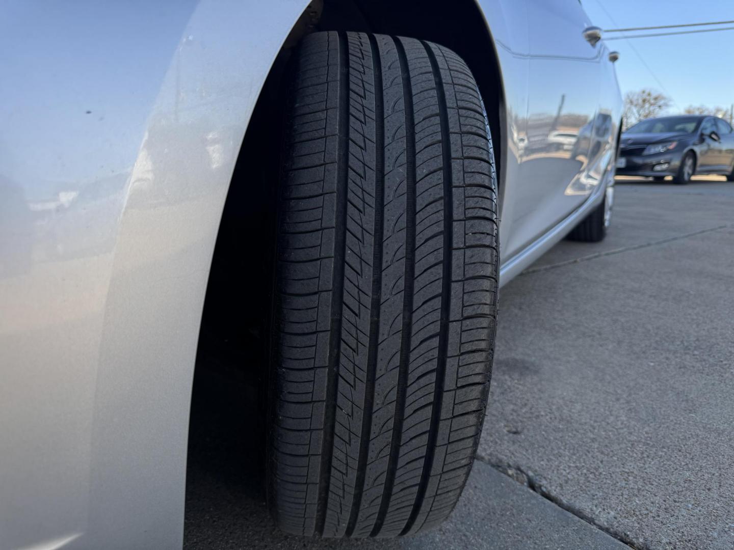 2019 SILVER CHEVROLET CRUZE LT (1G1BE5SM5K7) , located at 5900 E. Lancaster Ave., Fort Worth, TX, 76112, (817) 457-5456, 0.000000, 0.000000 - Photo#21