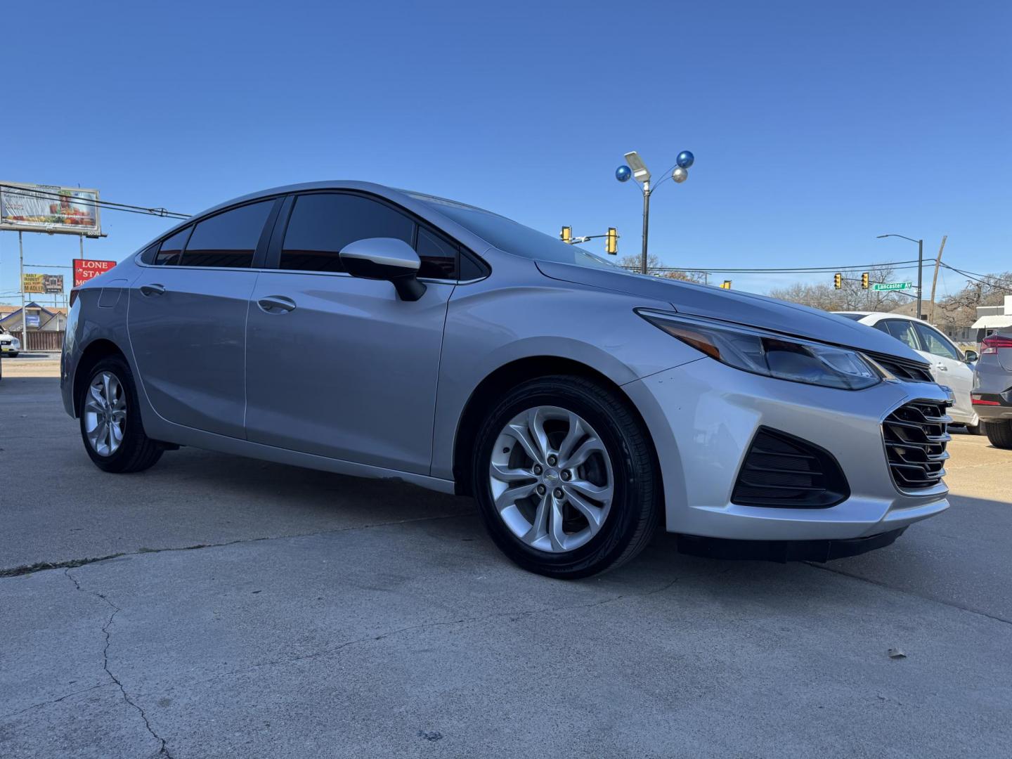 2019 SILVER CHEVROLET CRUZE LT (1G1BE5SM5K7) , located at 5900 E. Lancaster Ave., Fort Worth, TX, 76112, (817) 457-5456, 0.000000, 0.000000 - Photo#2