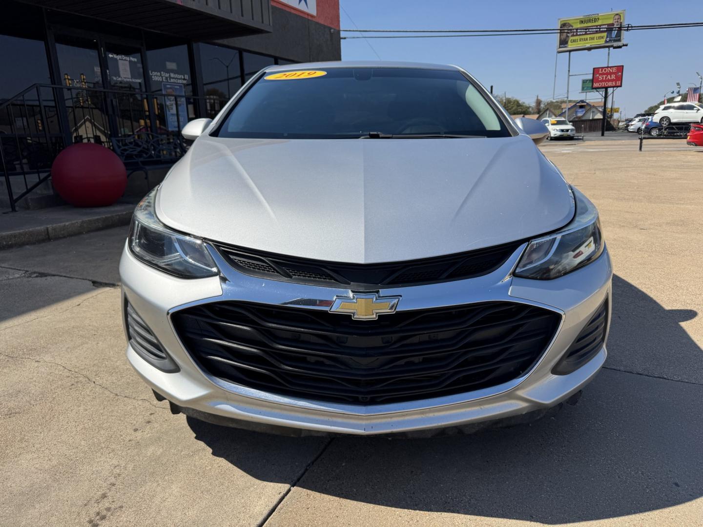 2019 SILVER CHEVROLET CRUZE LT (1G1BE5SM5K7) , located at 5900 E. Lancaster Ave., Fort Worth, TX, 76112, (817) 457-5456, 0.000000, 0.000000- Photo#1
