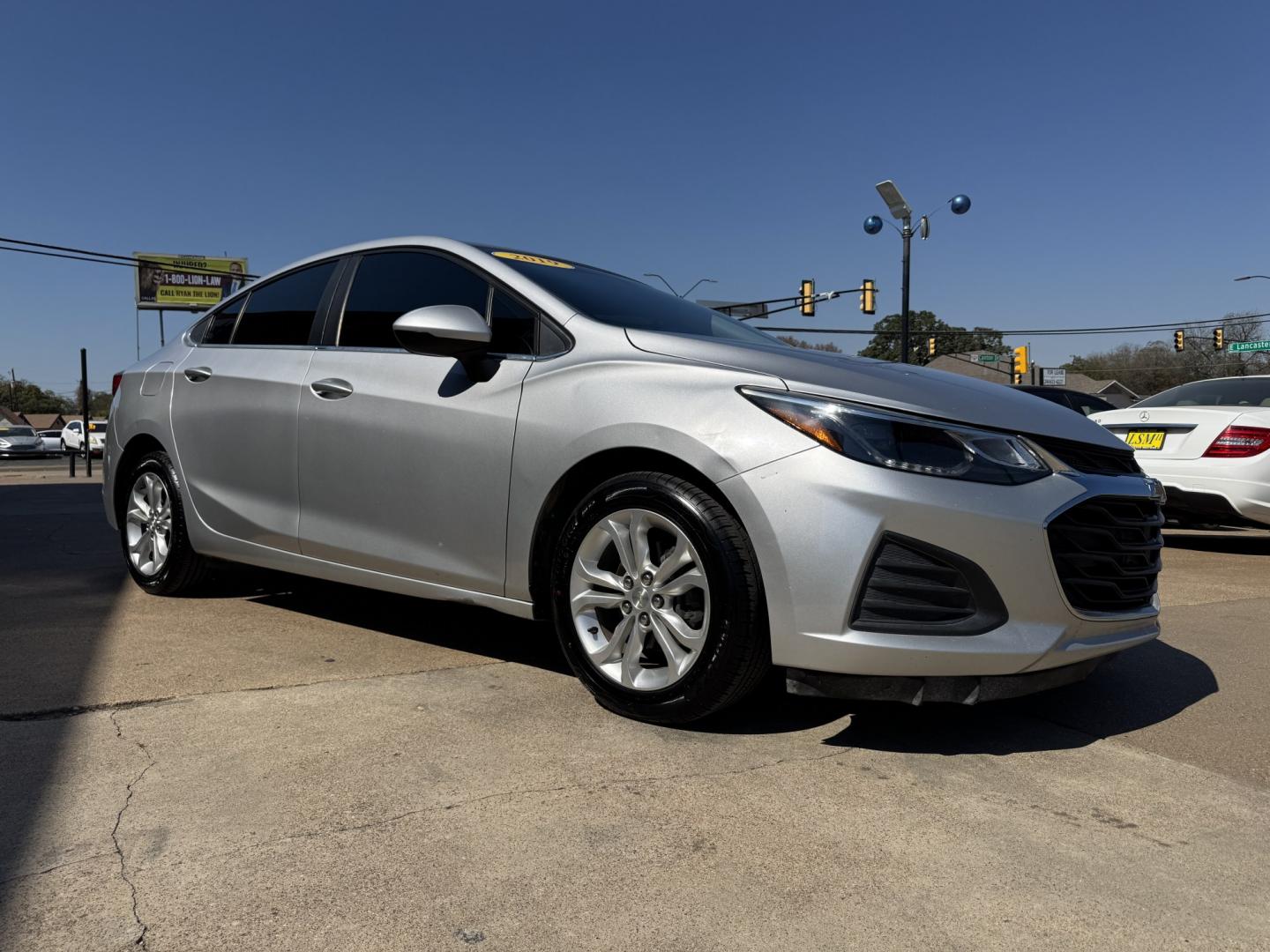 2019 SILVER CHEVROLET CRUZE LT (1G1BE5SM5K7) , located at 5900 E. Lancaster Ave., Fort Worth, TX, 76112, (817) 457-5456, 0.000000, 0.000000- Photo#2