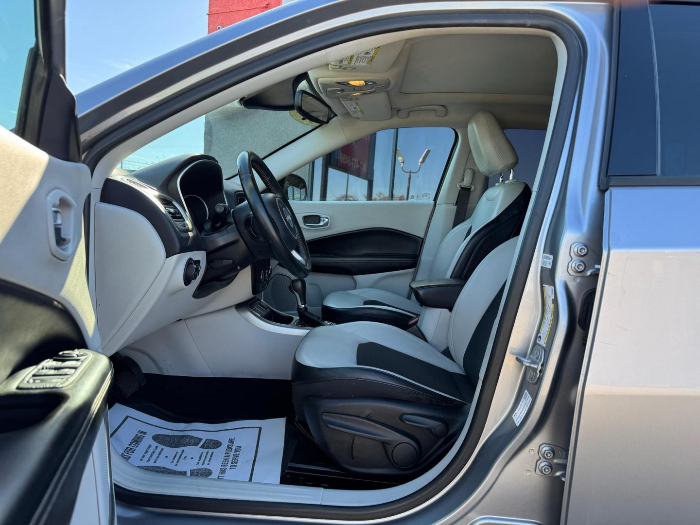 2018 SILVER JEEP COMPASS LATITUDE (3C4NJCBBXJT) , located at 5900 E. Lancaster Ave., Fort Worth, TX, 76112, (817) 457-5456, 0.000000, 0.000000 - Photo#8