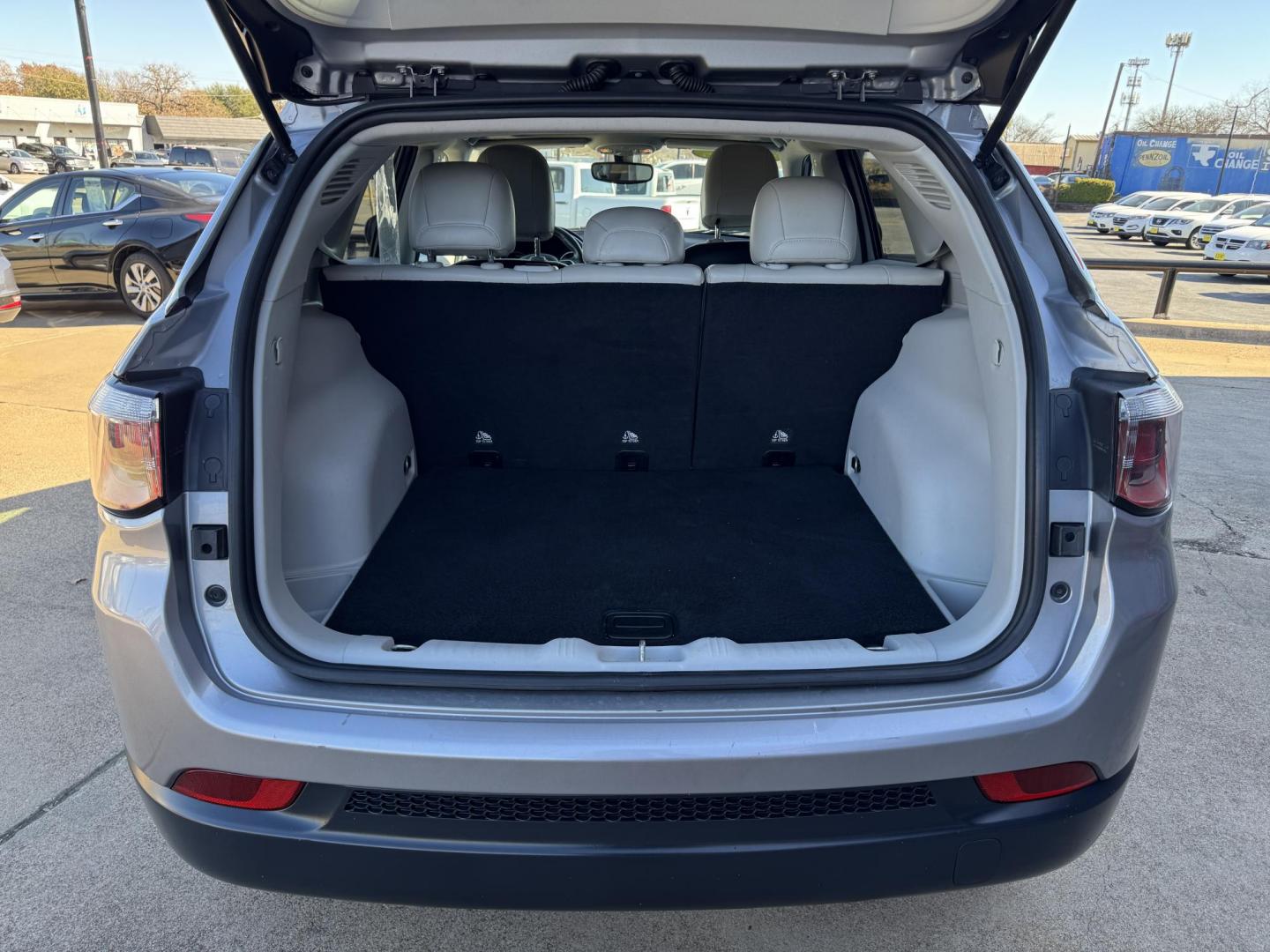 2018 SILVER JEEP COMPASS LATITUDE (3C4NJCBBXJT) , located at 5900 E. Lancaster Ave., Fort Worth, TX, 76112, (817) 457-5456, 0.000000, 0.000000 - Photo#5