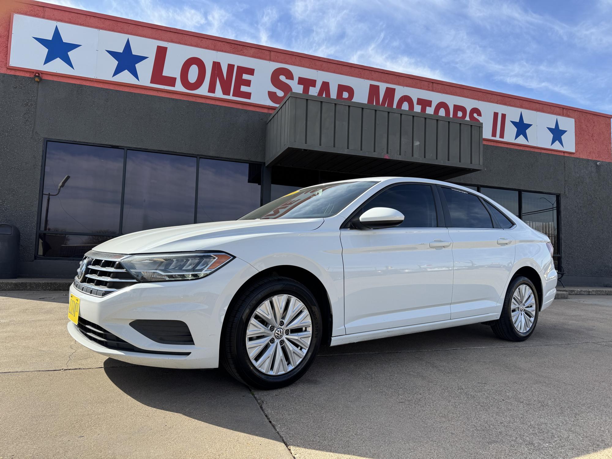 photo of 2020 VOLKSWAGEN JETTA S; SE; R-LINE 