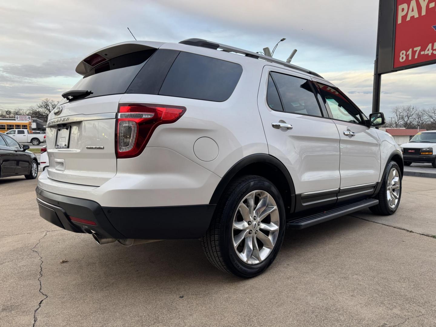 2013 WHITE FORD EXPLORER LIMITED (1FM5K8F8XDG) , located at 5900 E. Lancaster Ave., Fort Worth, TX, 76112, (817) 457-5456, 0.000000, 0.000000 - Photo#3