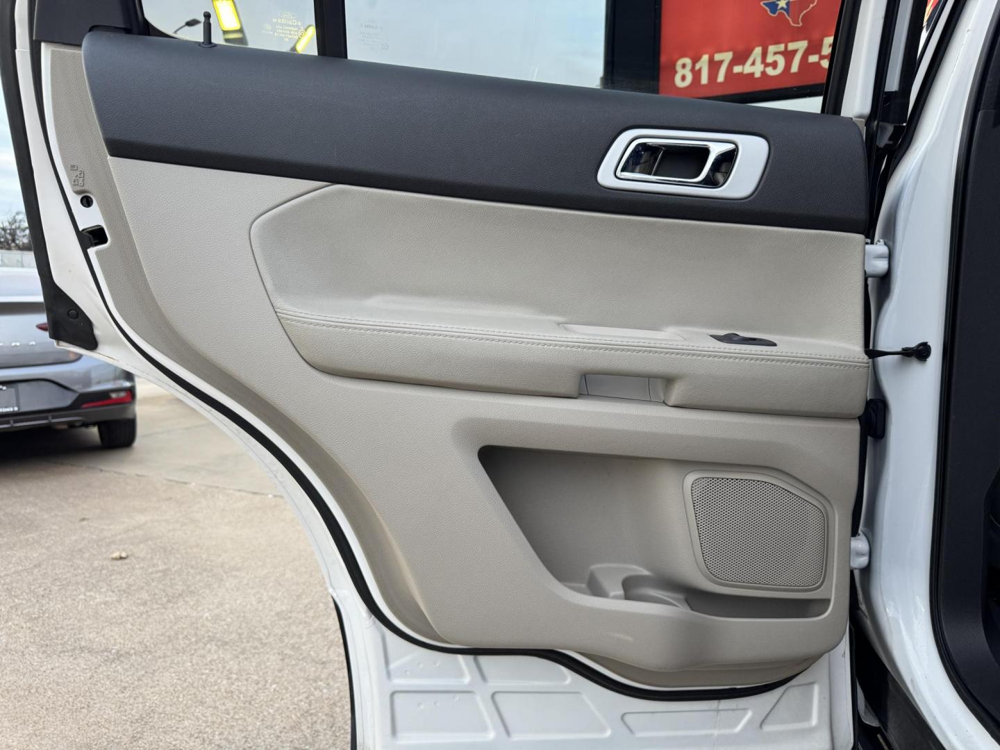 2013 WHITE FORD EXPLORER LIMITED (1FM5K8F8XDG) , located at 5900 E. Lancaster Ave., Fort Worth, TX, 76112, (817) 457-5456, 0.000000, 0.000000 - Photo#11