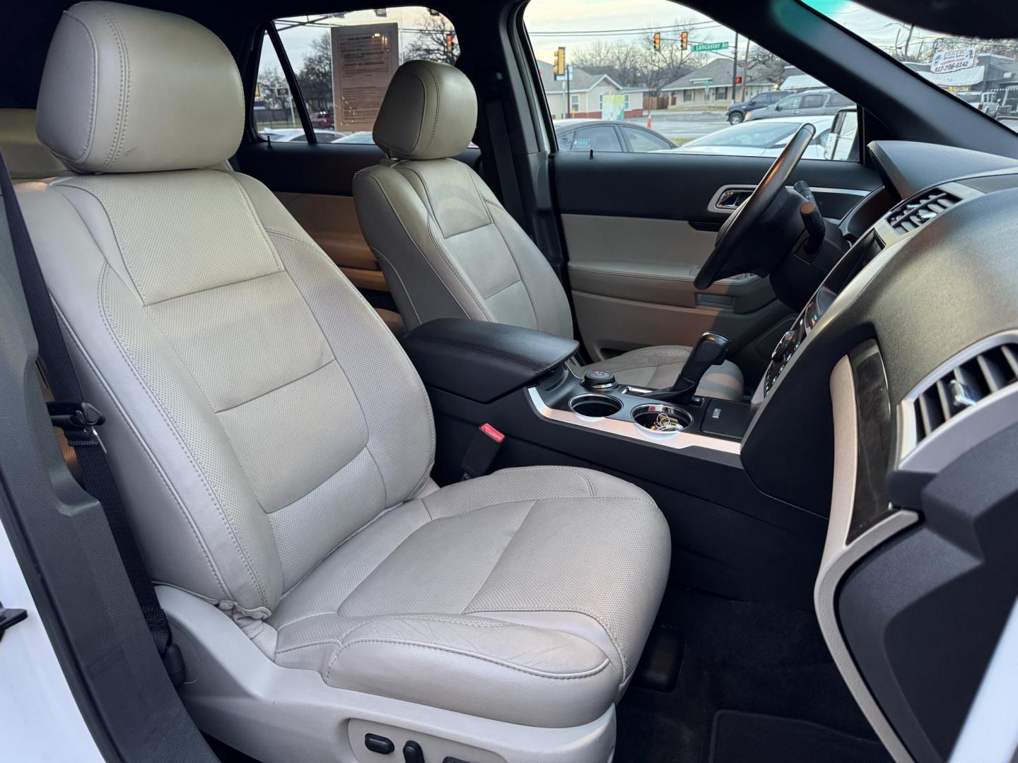 2013 WHITE FORD EXPLORER LIMITED (1FM5K8F8XDG) , located at 5900 E. Lancaster Ave., Fort Worth, TX, 76112, (817) 457-5456, 0.000000, 0.000000 - Photo#19