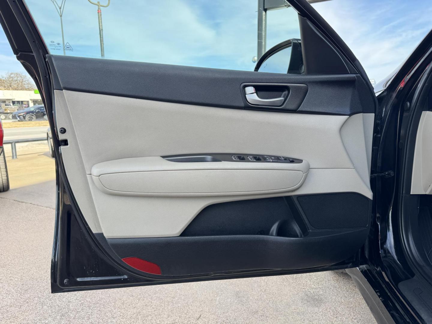 2018 BLACK KIA OPTIMA LX; S (5XXGT4L38JG) , located at 5900 E. Lancaster Ave., Fort Worth, TX, 76112, (817) 457-5456, 0.000000, 0.000000 - Photo#7