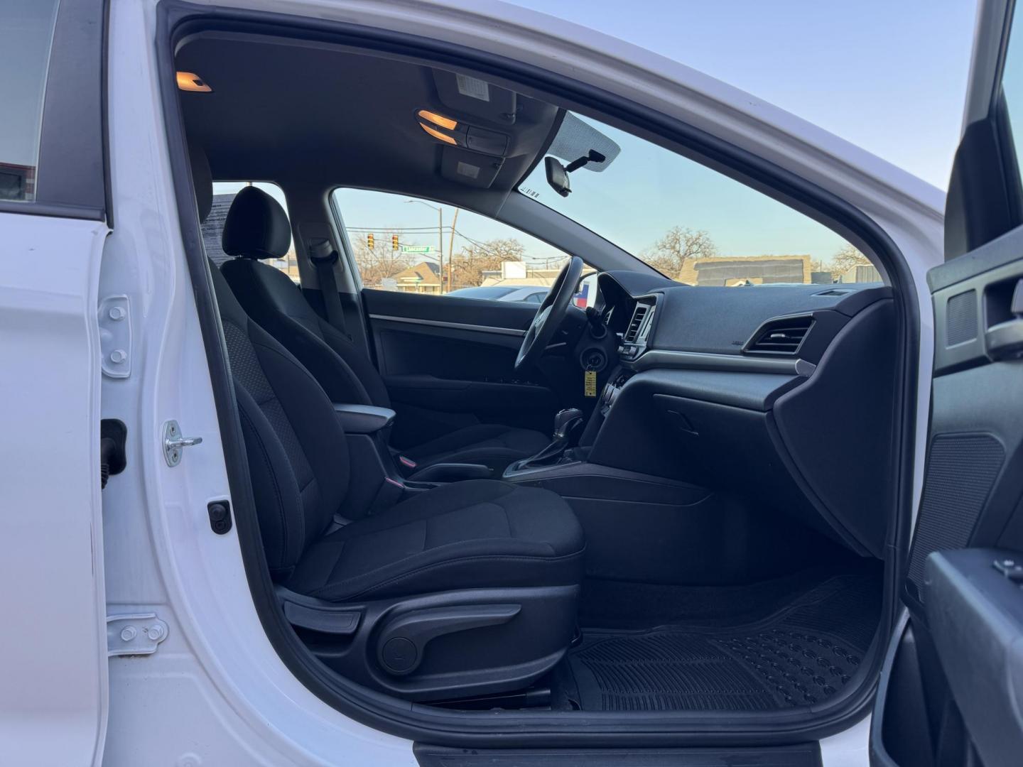 2019 WHITE HYUNDAI ELANTRA LIMITED; SE (5NPD74LF2KH) , located at 5900 E. Lancaster Ave., Fort Worth, TX, 76112, (817) 457-5456, 0.000000, 0.000000 - Photo#15
