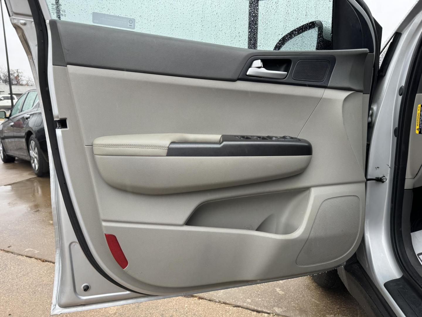 2019 SILVER KIA SPORTAGE LX (KNDPM3AC3K7) , located at 5900 E. Lancaster Ave., Fort Worth, TX, 76112, (817) 457-5456, 0.000000, 0.000000 - Photo#7