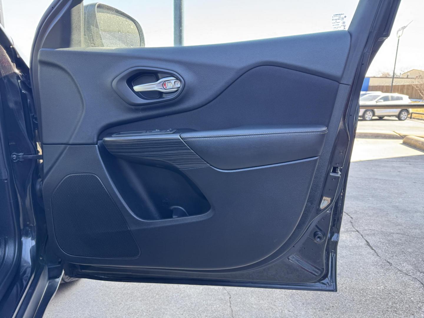 2015 BLACK JEEP CHEROKEE LATITUDE (1C4PJLCS0FW) , located at 5900 E. Lancaster Ave., Fort Worth, TX, 76112, (817) 457-5456, 0.000000, 0.000000 - Photo#14